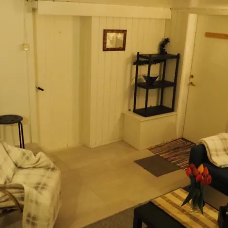 Riverside Bliss - Cozy 1-bedroom With Parking & Wifi Near Tvedestrand Appartement *