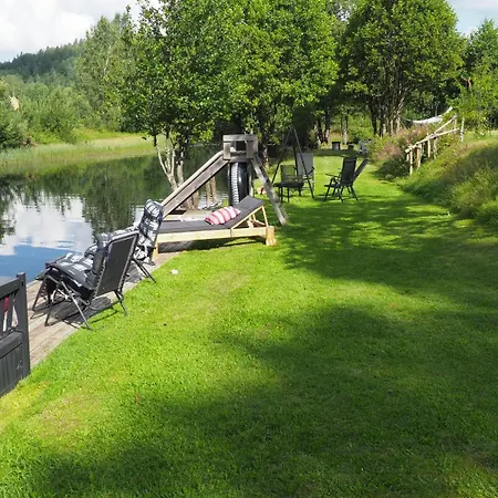 Riverside Bliss - Cozy 1-bedroom With Parking & Wifi Near Tvedestrand *
