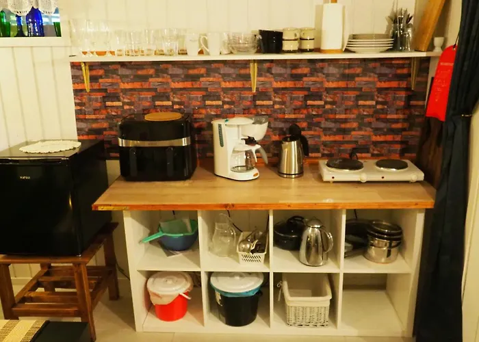 Apartment Riverside Bliss - Cozy 1-bedroom With Parking & Wifi Near Tvedestrand *