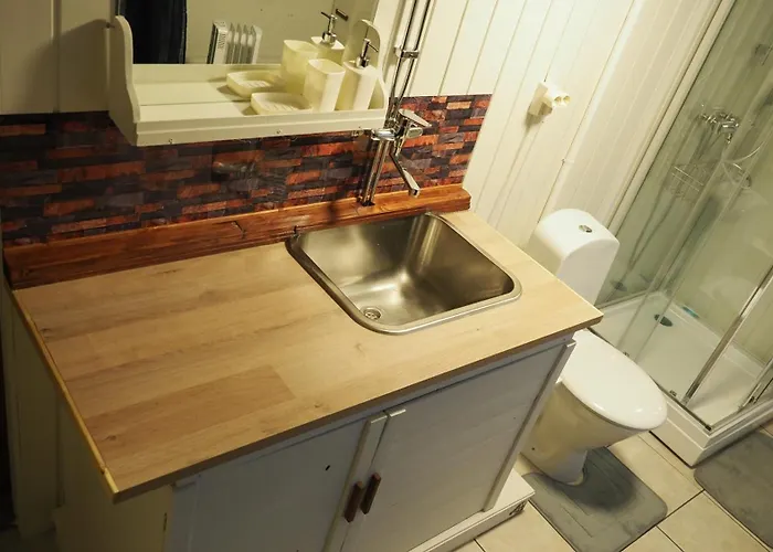 Appartement Riverside Bliss - Cozy 1-bedroom With Parking & Wifi Near Tvedestrand Vegårshei