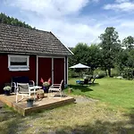 Riverside Bliss - Cozy 1-bedroom With Parking & Wifi Near Tvedestrand 아파트 *