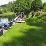 Riverside Bliss - Cozy 1-bedroom With Parking & Wifi Near Tvedestrand *