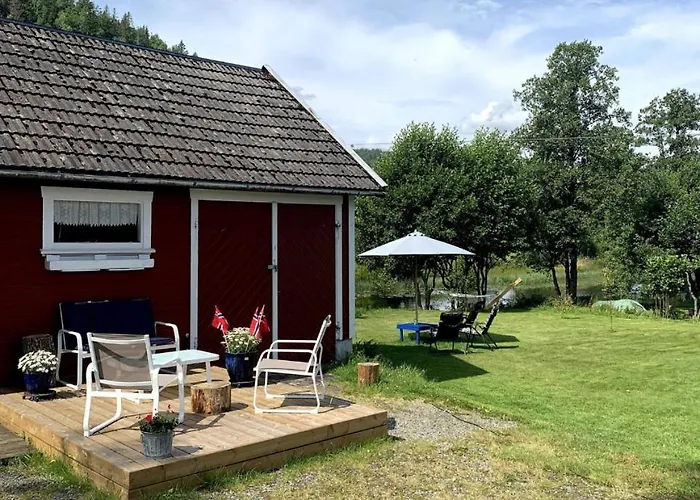Riverside Bliss - Cozy 1-bedroom With Parking & Wifi Near Tvedestrand דירה *